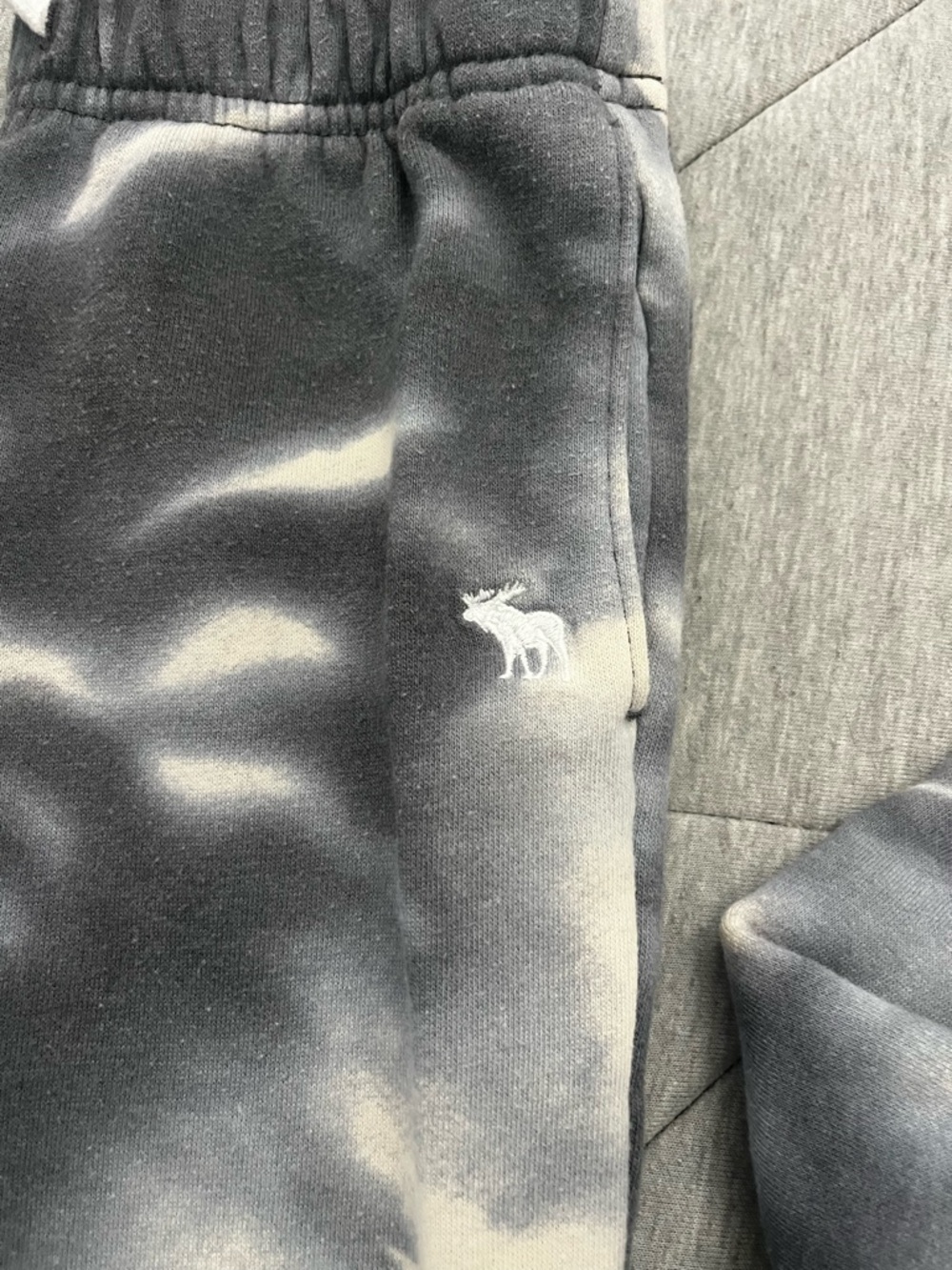 abercrombie kids Gray & White Tie-Dye Hoodie and Joggers Set - Picture 3 of 8
